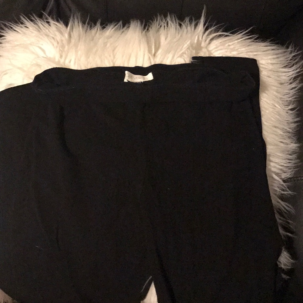 5 pairs of Classic forever 21 leggings 😊